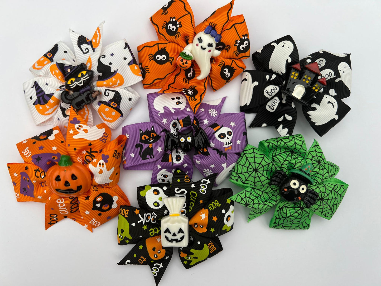 5 Random Mix Resin Character Halloween Bow